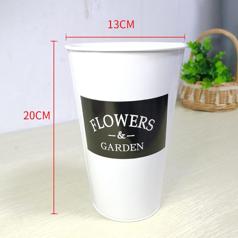 Blumeneimer, Vase, Blumenarrangement im Blumengeschäft, Desktop-Platzierung, Trockenblumen-Eimer, Wohnzimmerdekoration, Metall-Blumeneimer