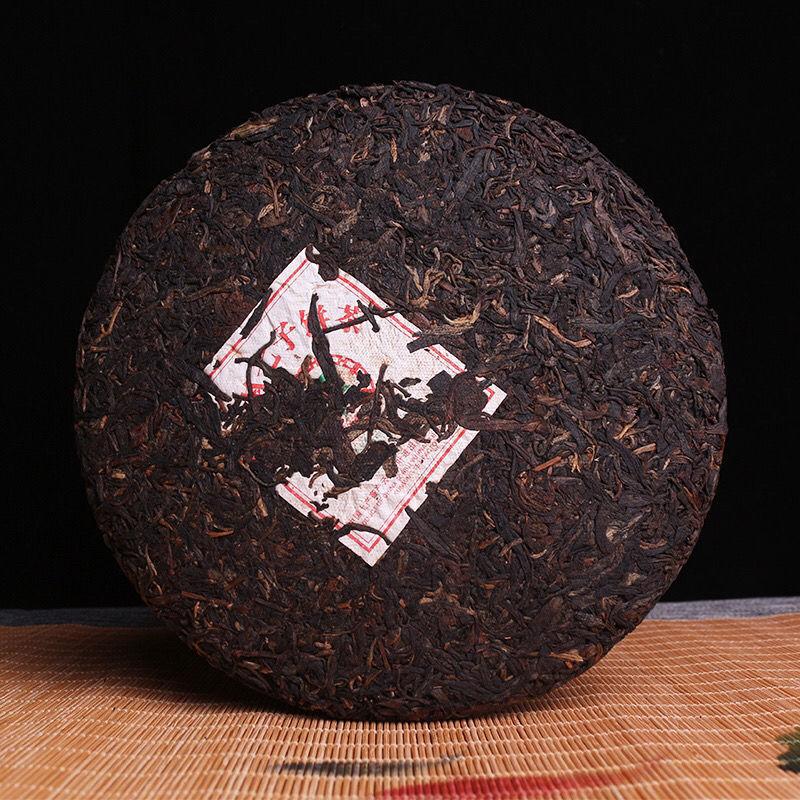 Anul 2007 CNNP COFCO Zhong Cha 6221 Yunnan Puer Pu'er Puerh Ceai de prăjitură crudă 380g