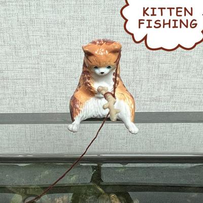 1Pcs Fish Tank Landscaping Vivid Shape Exquisite Cartoon Fishing Cat Ornament