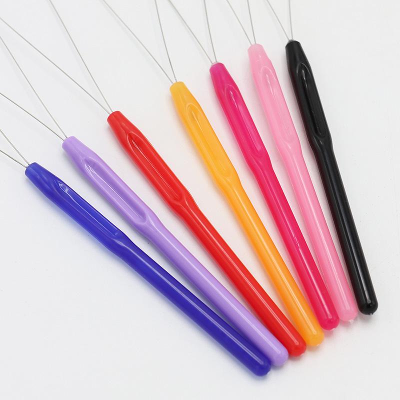 Barevná plastová rukojeť Nástroj na navlékání vlasových prodlužovacích nití Háček na korálkování