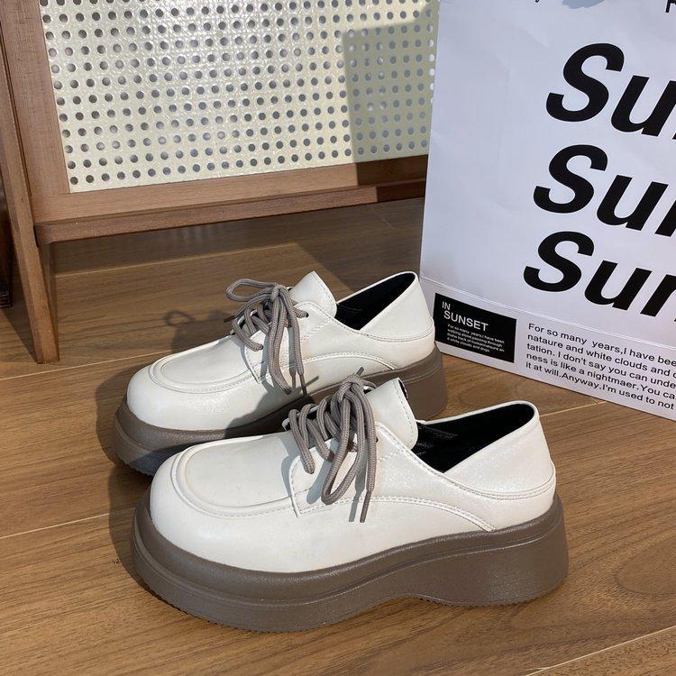 

Small leather shoes women s 2025 autumn new contrasting color design ins trendy British retro style with skirt sweet and cool Mary Jane shoes 35