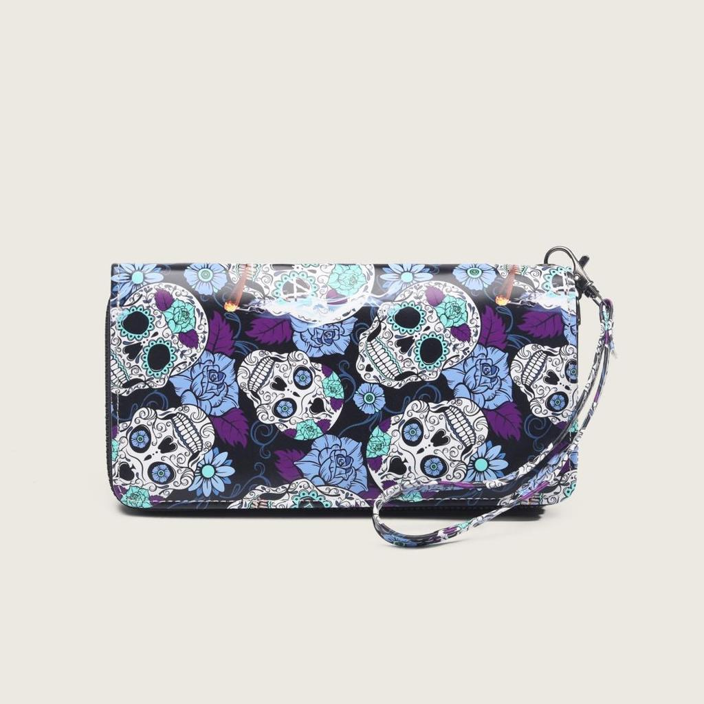 Halloween-Geschenkidee lange Geldbörse mit Totenkopf- und Rosenprint, mit Armband, Punk-Stil, in verschiedenen Farben, darunter Schwarz und Rot.