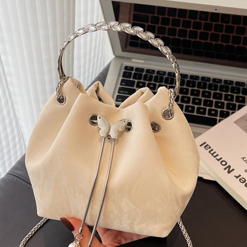 A Niche and Fashionable Hand-held Small Bag A Trendy and Stylish Chain Crossbody Bag and A Commuter Bucket Bag