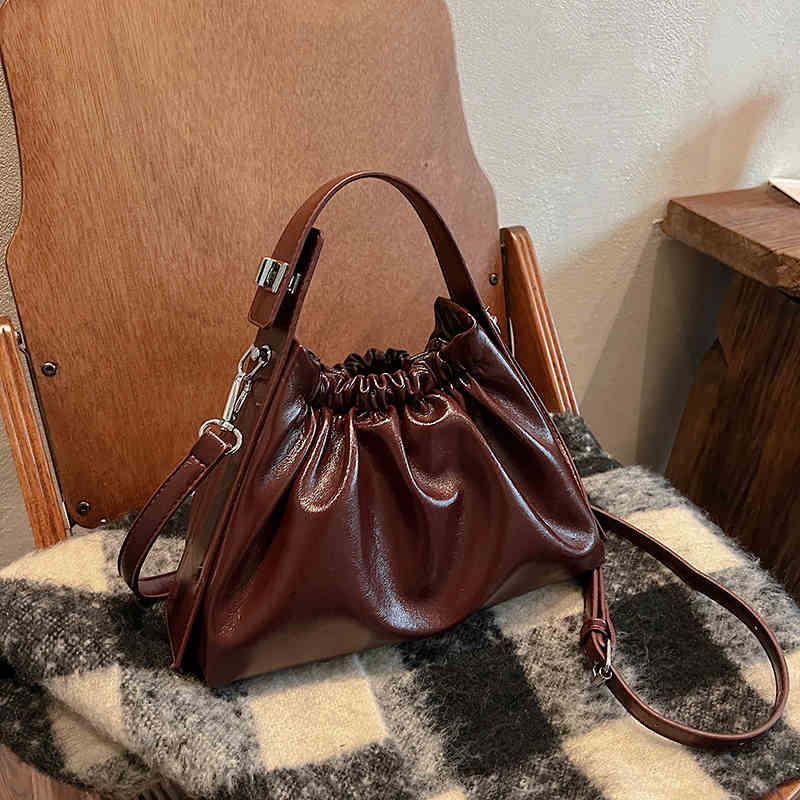 Retro Bags for Women New Plutonium Leather Traveling Single Shoulder Minimalistic Versatile Wine Red Crossbody Bag