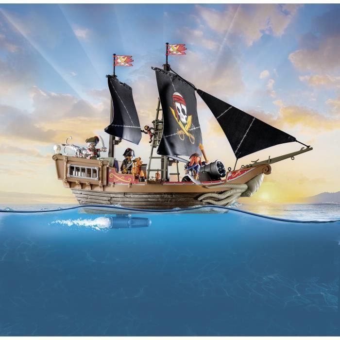 PLAYMOBIL 71530 Bateau pirates, 137 pièces dont 3 personnages et 4 animaux, Les Pirates, Jeu de rôle créatif, Dès 4 ans