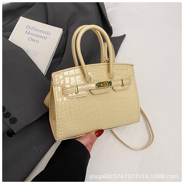 Holding a Crocodile Pattern Platinum Bag In Hand 2025 Summer New Korean Version of the Simple Casual Shoulder Bag High-end Crossbody Bag