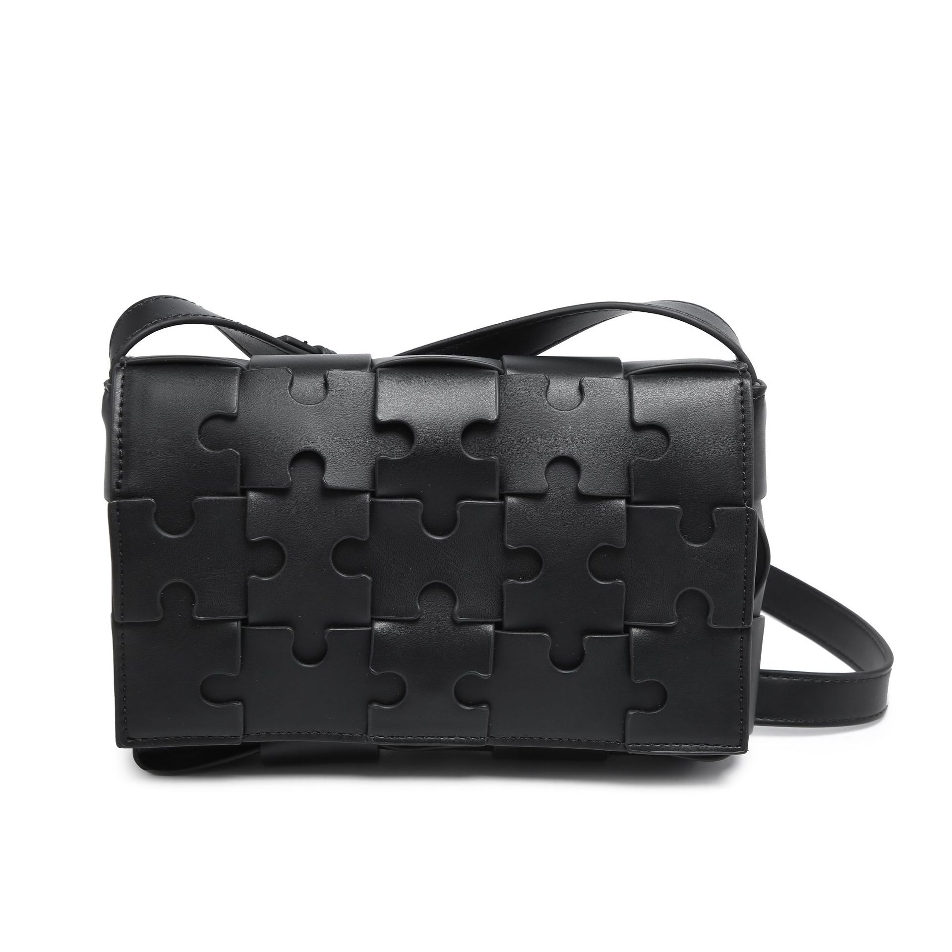 

Early spring new woven bag women s high-end messenger bag versatile trend commuter small square bag чёрный