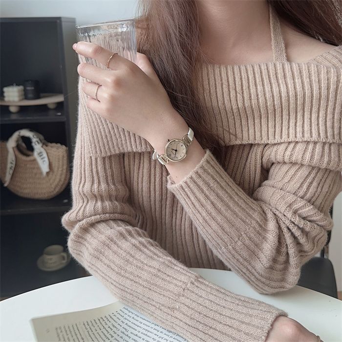 Watch Female Retro British Style Niche Light Luxury Fashion High Sense Female Student Round Digital Belt Compact