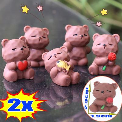 2 Stück Cartoon Rosenbär Miniatur-Ornamente Puppenhaus Landschaftsdekoration DIY Zubehör Auto-Innenzubehör Auto-Ornamente