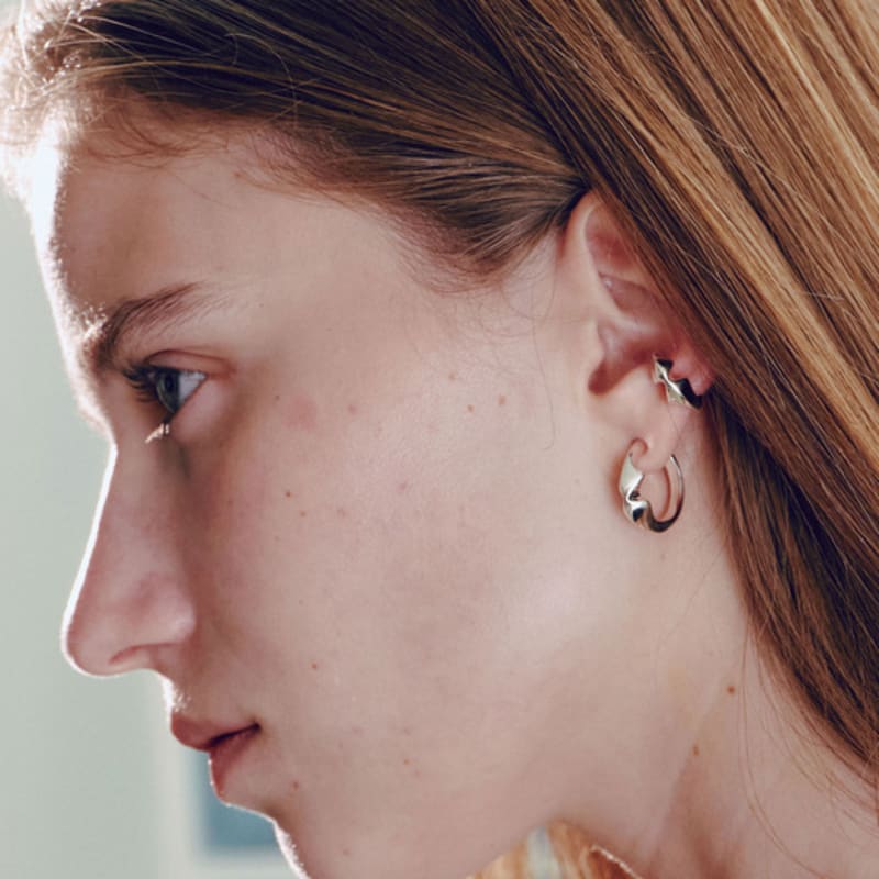 YUSOWA DUNE HOOP EARRING (2COLOR)