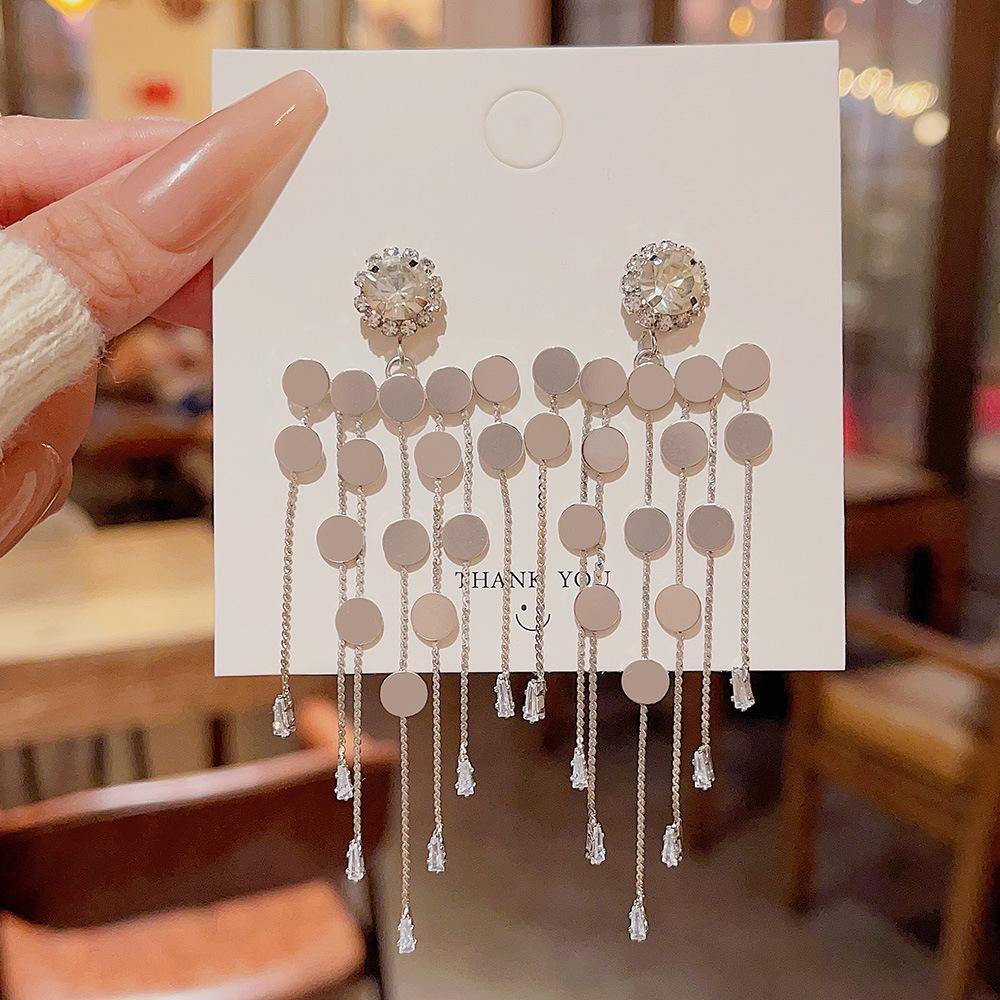 

Серьги-кисточки с преувеличенными геометрическими формами, металлические, с высоким чувством индивидуальности, серьги для холодного ветра, трендовые серьги. серебряный