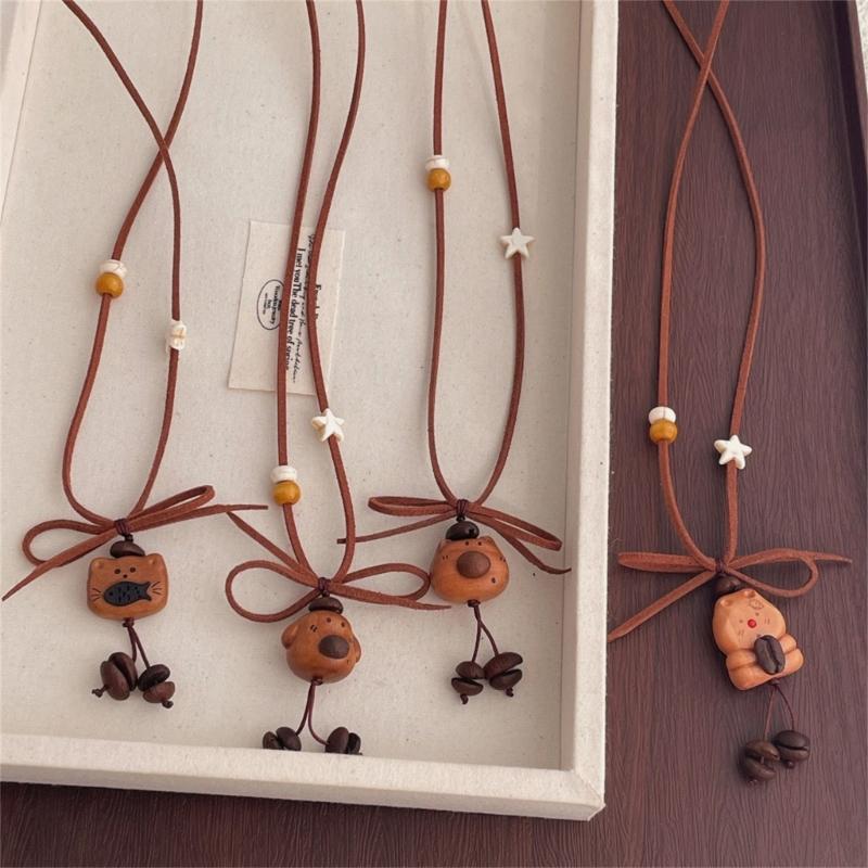 Einzigartiger Zugband Kaffeebohnen-Bären-Anhänger an verstellbarer Halskette im Retro-Stil