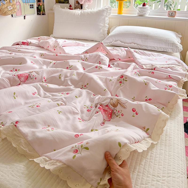 A-class Washable Cotton Summer Quilt – Floral Lace, Super Soft, Ideal for Naked Sleeping, Machine Washable, Perfect for Air Conditioning.