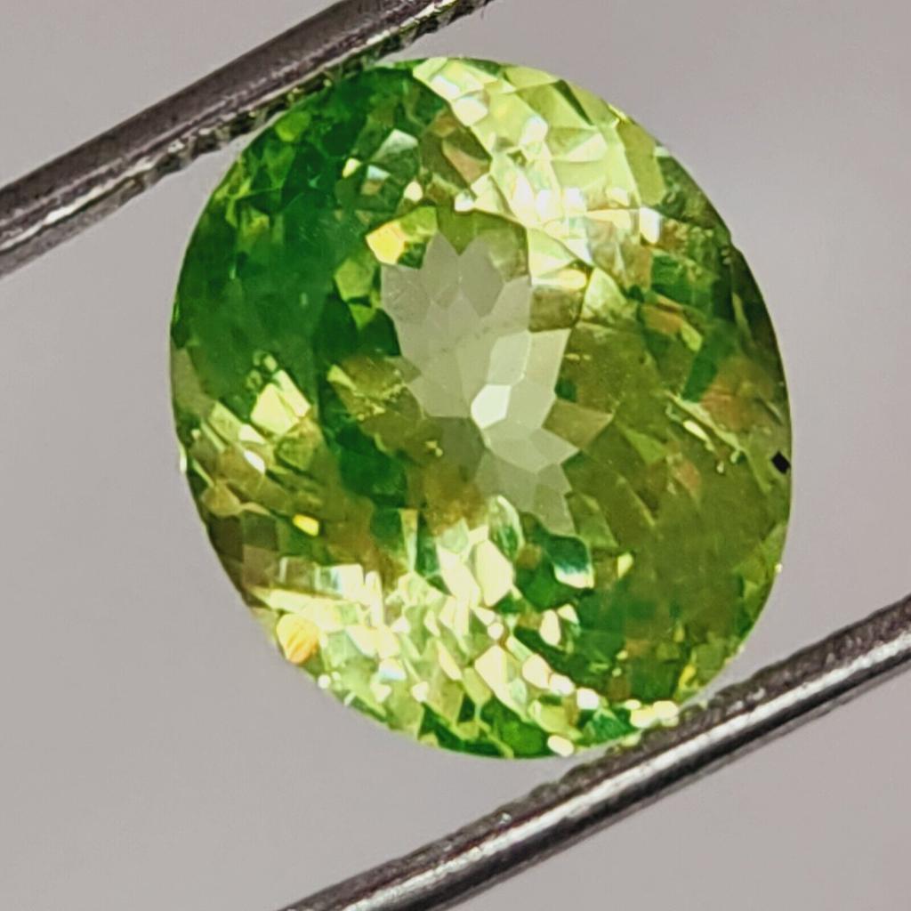 9.02 Cts Natural Ceylon Green Sapphire Oval Cut Gemstone Certified