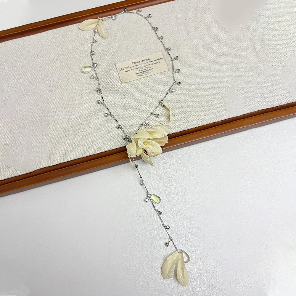 Beaded Flower Necklace Charm Silver Tassel Pendant Collarbone Chain High-end Y Shape Crystal Necklace Seaside Versatile 35cm бежевый