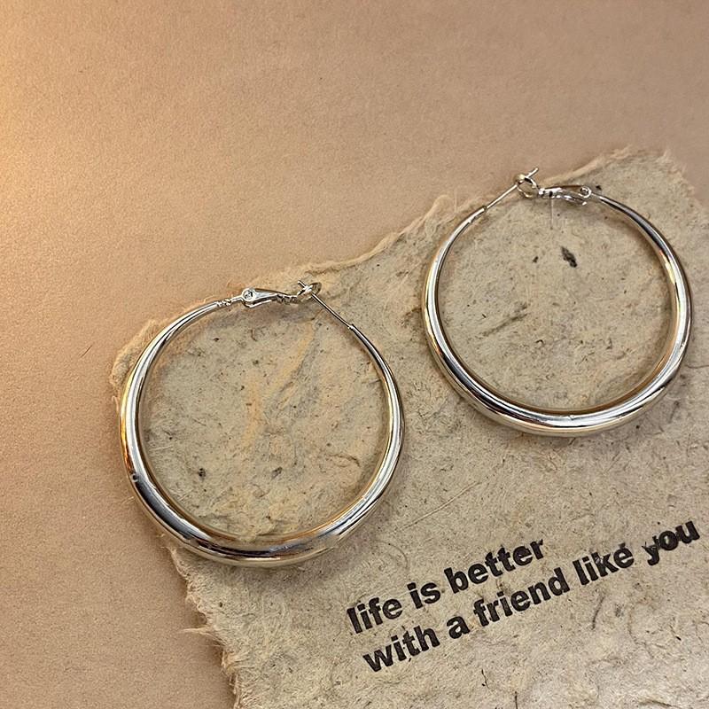 European and American plain ring earrings, stud earrings, cold wind, niche earrings, temperament earrings, light luxury