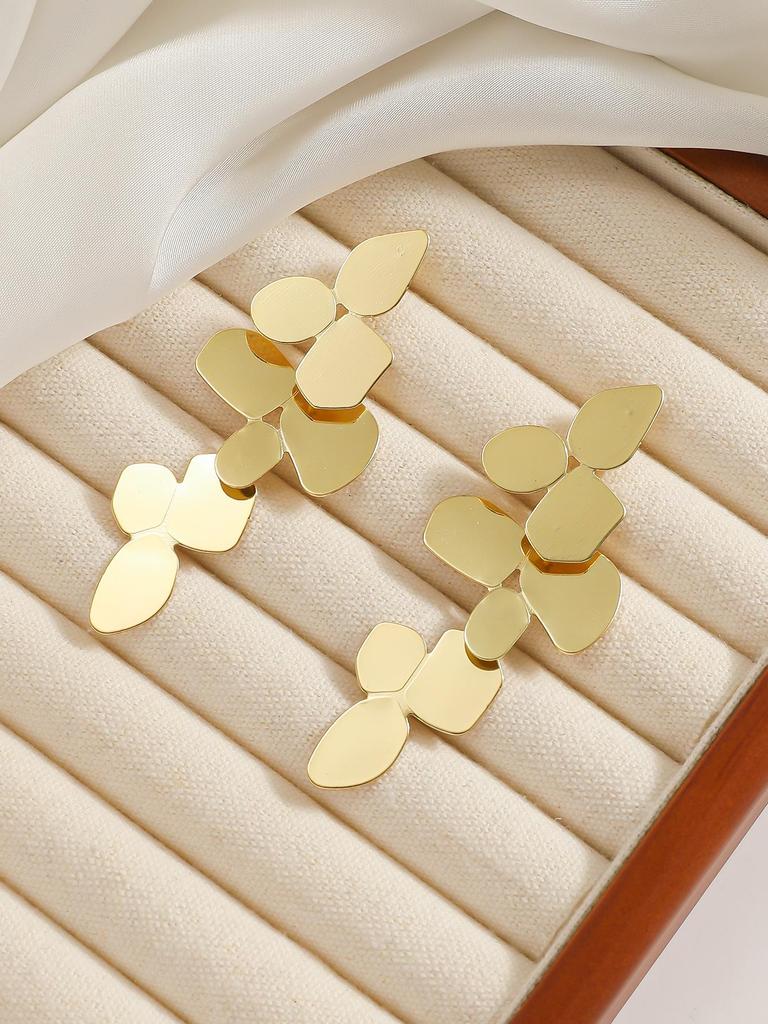 Eco-friendly Retro Silver Fish Scale Sequin Dangle Earrings for Women - Light Luxury, European-American Style, High-end Personality