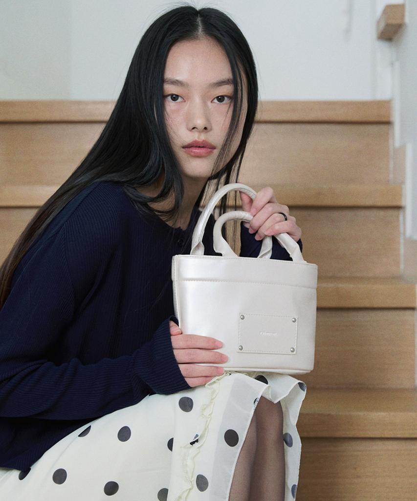 Raiment Stud Patch Macaroon Bag_Shining White