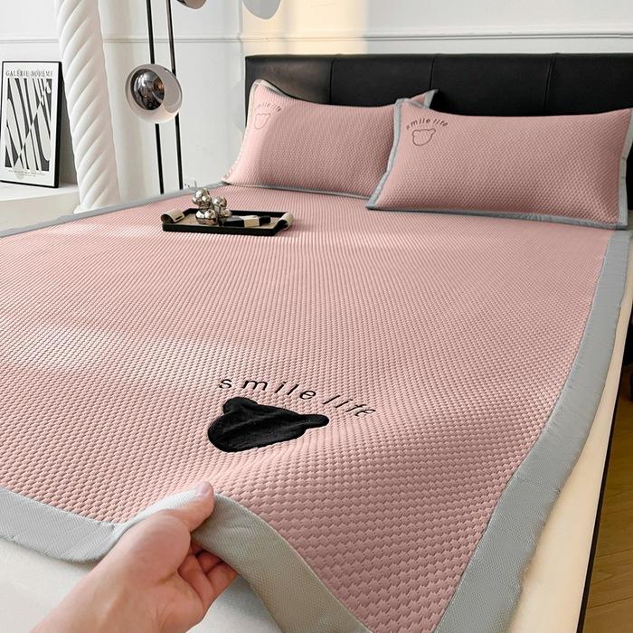 A-Klasse Ice Silk Cooler 3-teilig Sommer-Klimaanlage Weiche Matte Maschinenwaschbar Waschbarer Bettbezug