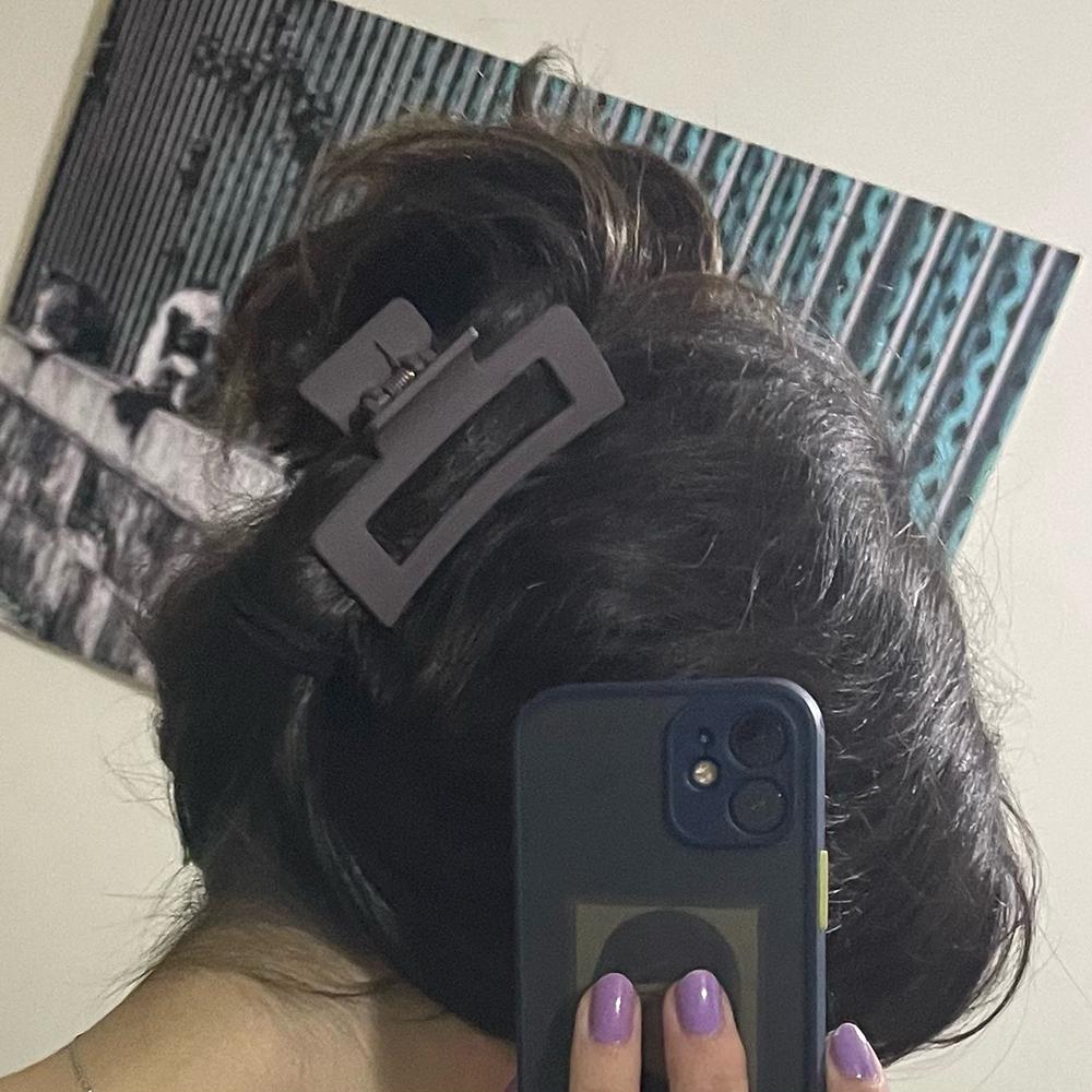 2 Pack 4.3 Inch Large Hair Clips Neutral Color Hair Claw for Women Thin Thick Curly Hair Matte Claw Clips Strong Hold Jaw Clip