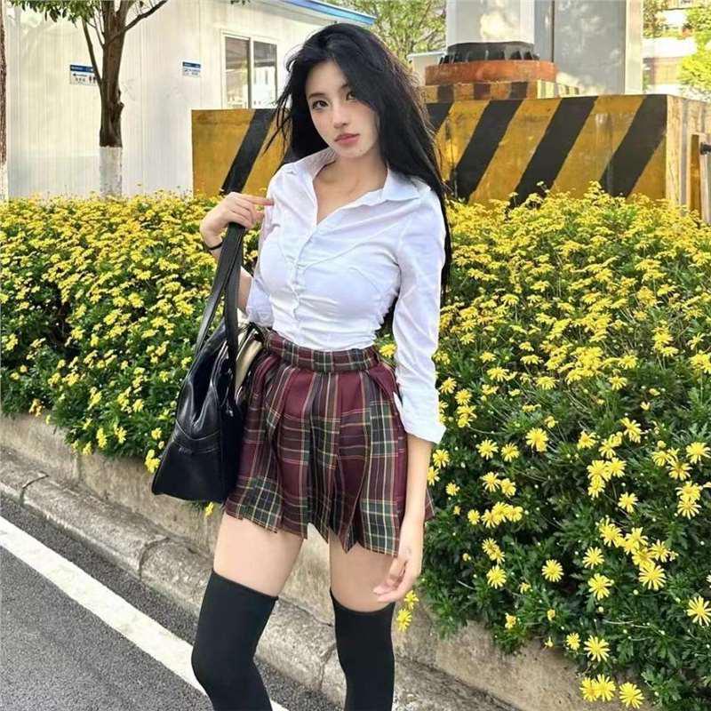Autumn & Winter Slimming JK Uniform Set: Waist-Cinching Long-Sleeve Top for Women