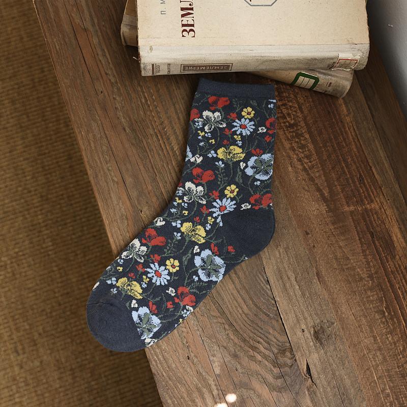 

Autumn And Winter Jk Women S Socks Women S Floral Mid-Leg Socks Literary Flower Stockings Cotton Casual Socks серый