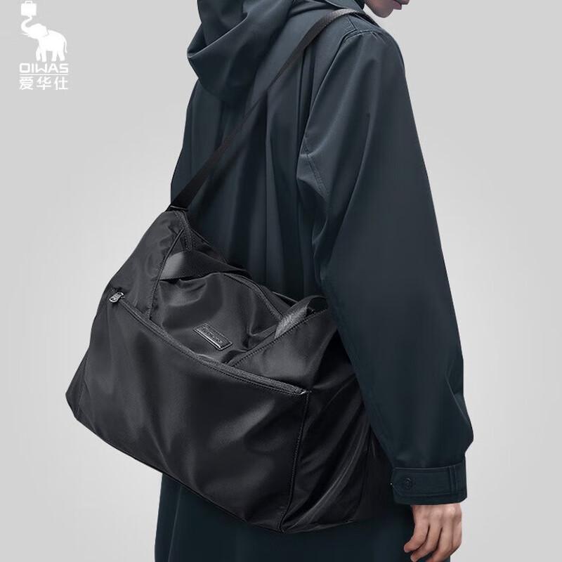 Aiswle Large Capacity Travel Sports Shoulder Bag