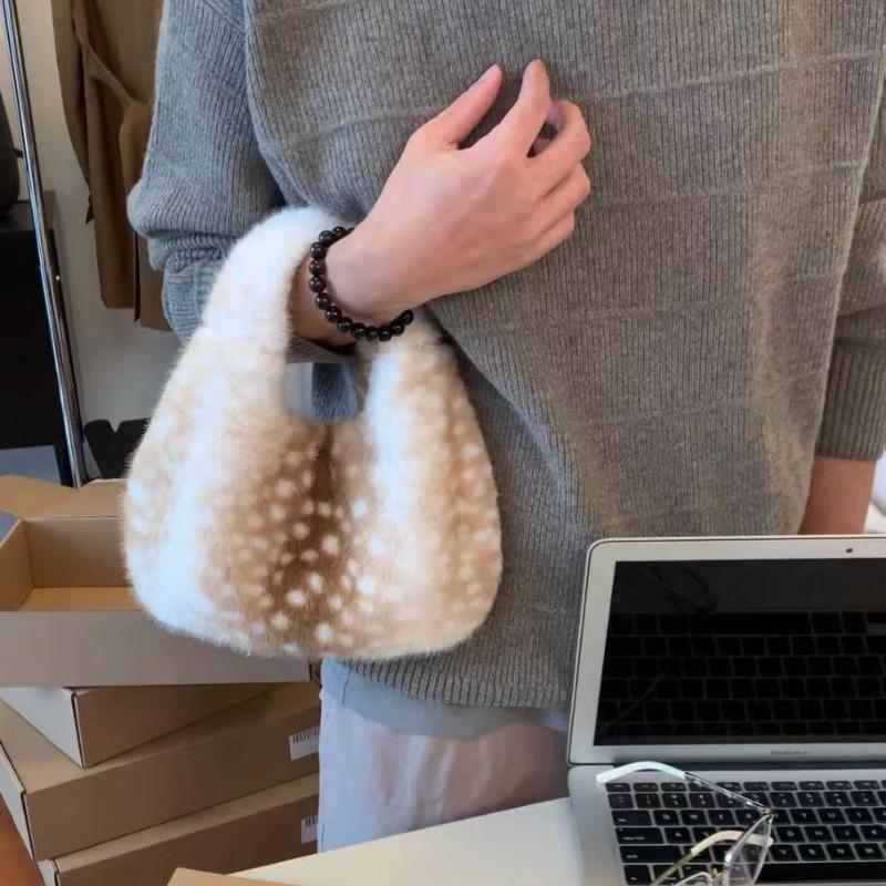 [Bambi] Cute Plush Small Handbag In Warm Autumn and Winter, Korean Version of the Fluffy Bag Can Be Carried/slung On One Shoulder