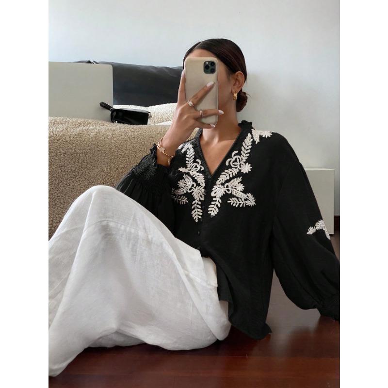 

Однотонный топ с V-образным вырезом, тяжелая вышивка жемчугом, однобортный, с рукавами-фонариками, длинный рукав L чёрный