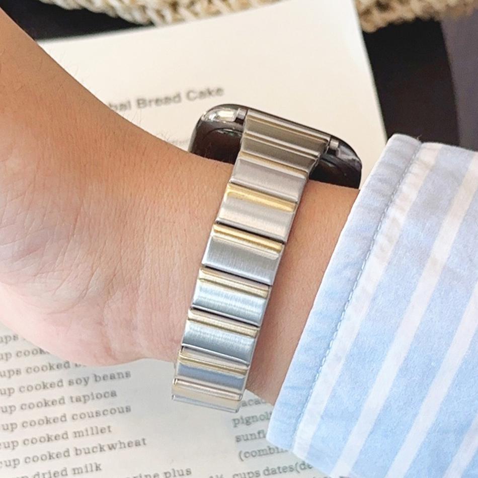 Classic Metal Bracelet For Apple Watch Band Series 11/10/9/8/7/6/Ultra iWatch Strap 49/46/45/44/42/41/40/38mm Adjustable Elegant