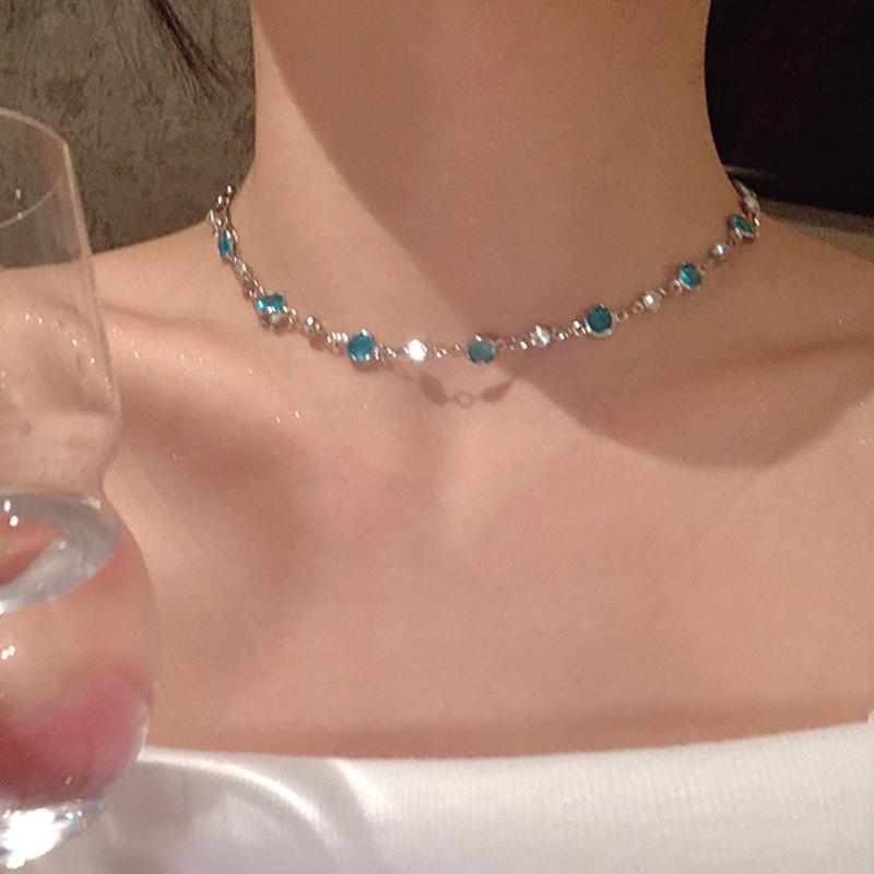 

Blue Crystal Butterfly Necklace for Women Girls Shiny Zircon Simple Choker Clavicle Chain Fine Jewelry Romantic Bilayer New 02 Round