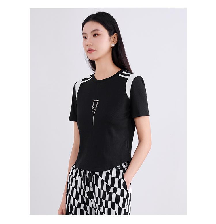 Round neck T-shirt for women, elegant summer short sleeved shirt, contrasting color top