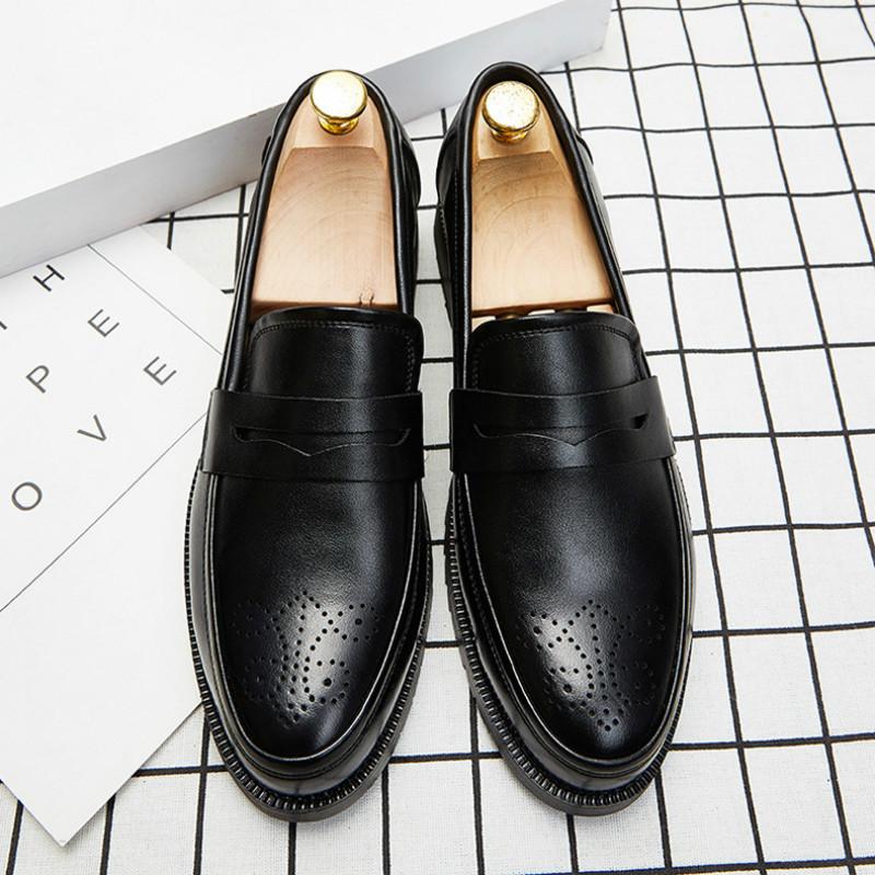 Fashion Luxury Loafers Men Casual Shoes Slip On Leather Dress Shoes Plus Size 38-46 Brogue Carving Loafer Soft Driving Shoes