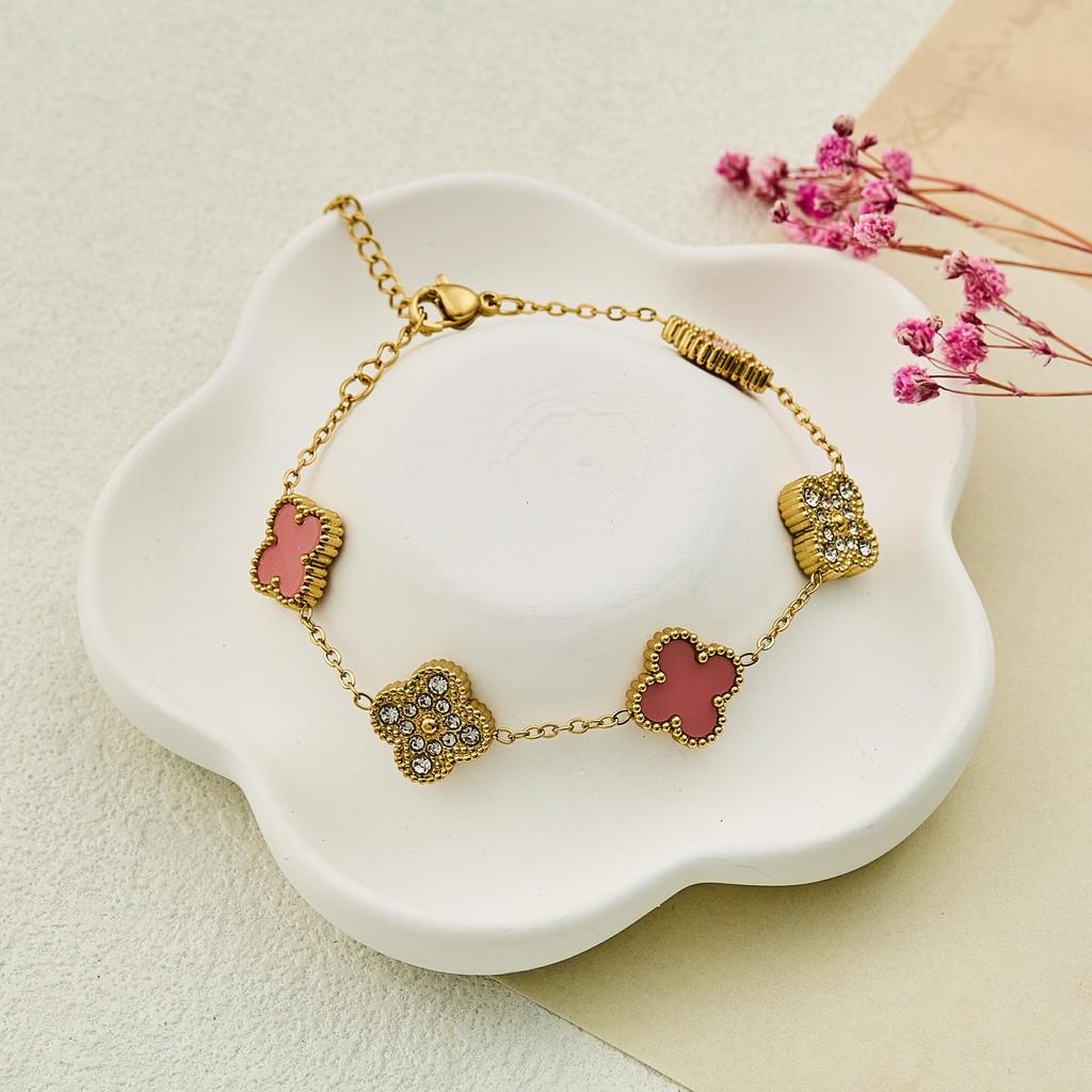 Luxuriöses Edelstahlarmband mit Diamant-Kleeblatt-Design