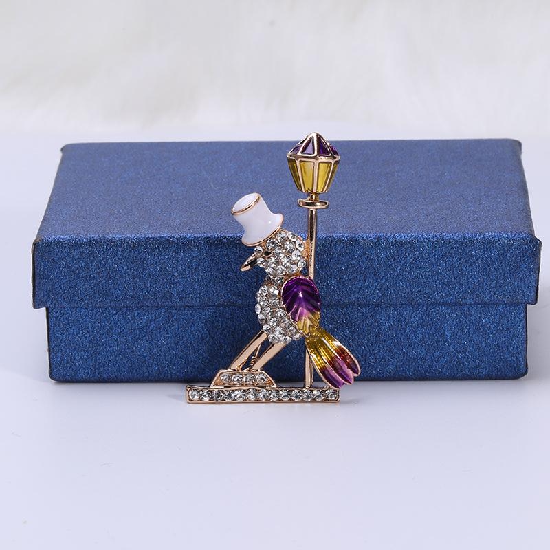 Feng Shui Diamond Dripping Oil Bird Brooch Simple And Stylish Three-Dimensional Animal Accessories