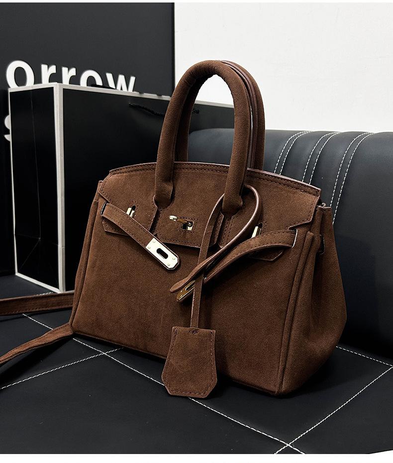 Stylish PU Tote Shoulder Bag for Women Large Capacity Retro Crossbody Bag for Daily Use