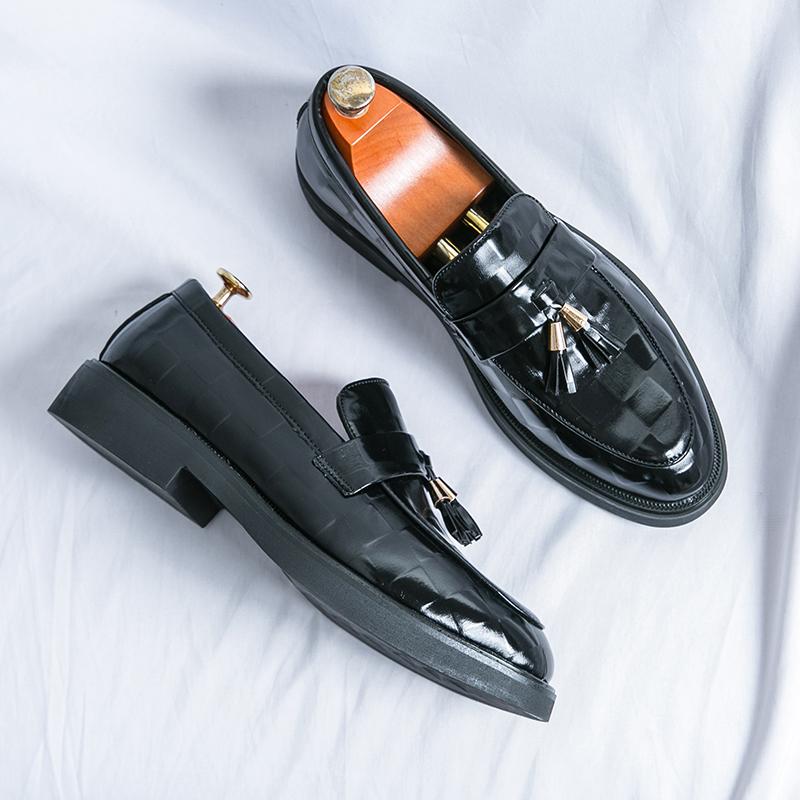 Fashion British Style Thick Soled Loafers for Men's Luxurious Dress Shoes Versatile for Banquets Weddings Offices Men's Business Shoes