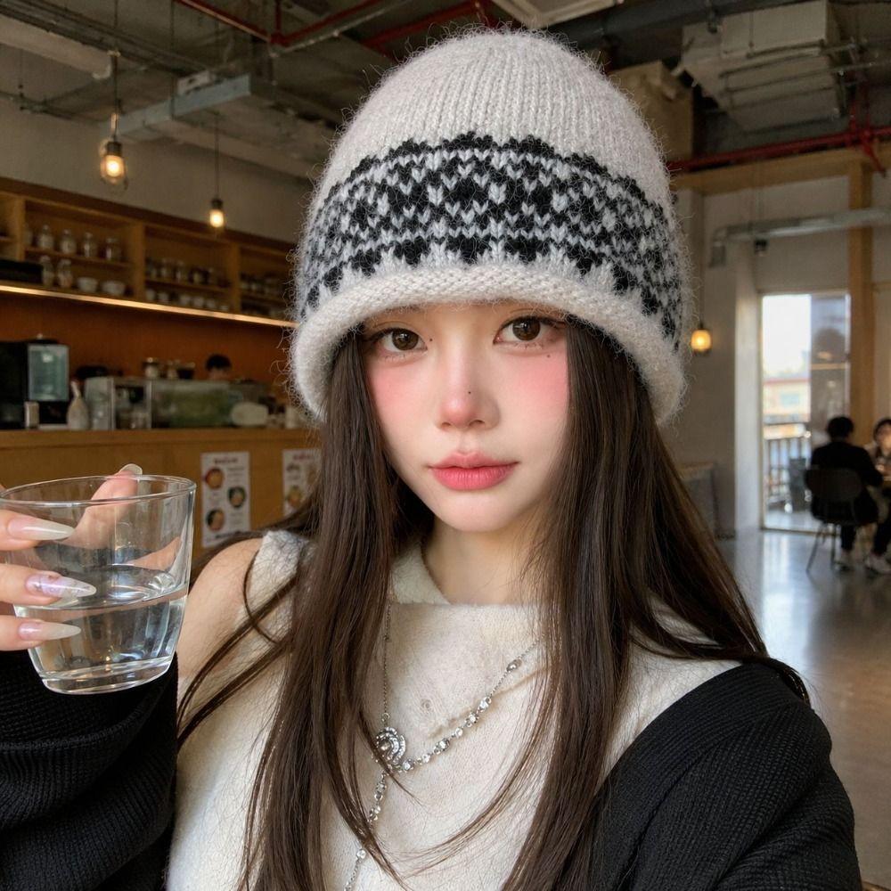 Face Slimming EarFlap Hat Polyester Fair Isle Jacquard Hat Vintage Fall Winter Hat  Outdoor Wear