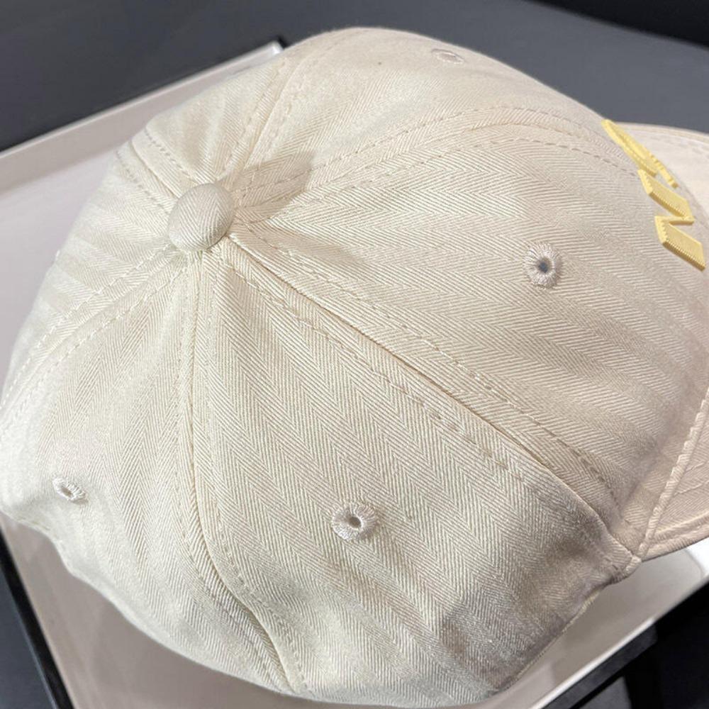 Simple Label Design Short Brim Baseball Cap Suitable For Both Men And Women Suitable For Outdoor Activities Camping Streetwear