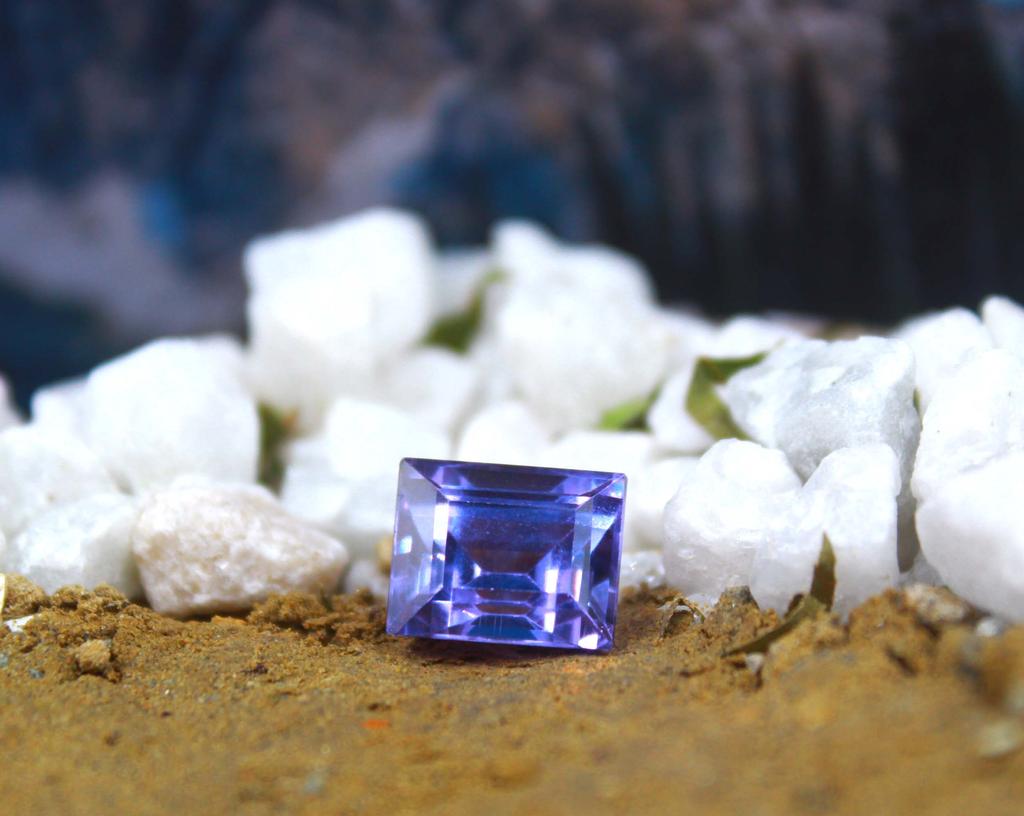 8.80 Carat Finest Quality Purple Alexandrite Emerald Shape Russia Certified Gemstone SN434