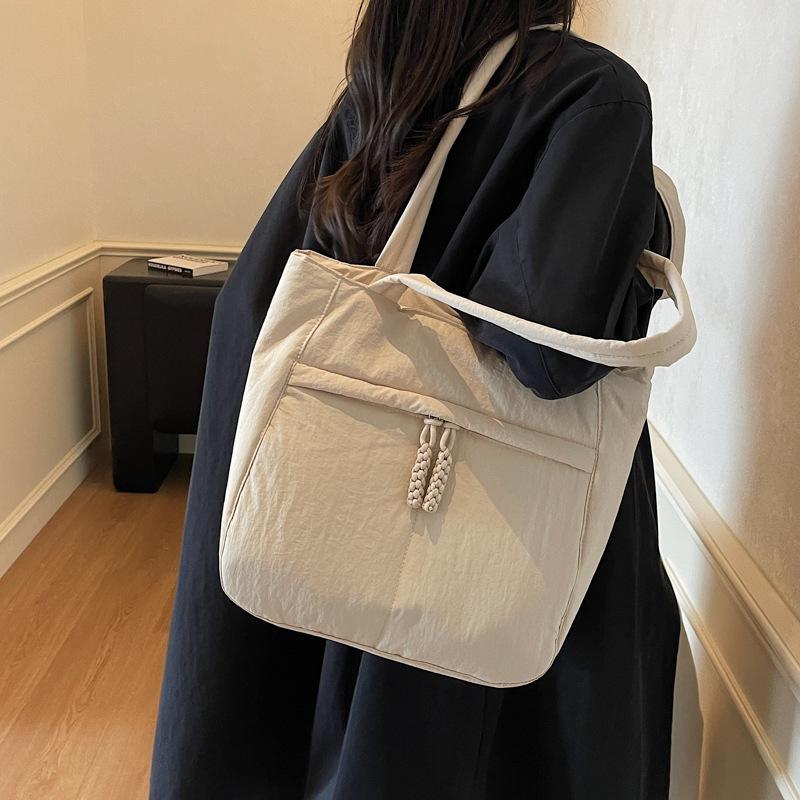 Fall 2025 New Solid Color Simple Tote Bag Fashion Trend Commuter Armpit Bag Korean Large Capacity Shoulder Bag