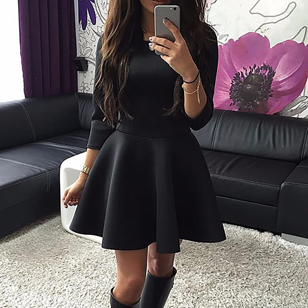 Damen-Kleid in Farbe mit rundem Kragen und mittleren Ärmeln