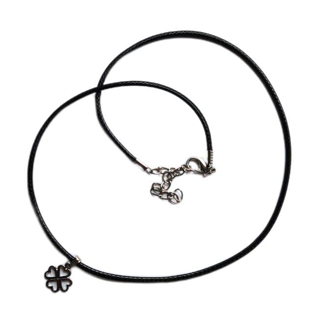 

cat Sunflower and future matching clover necklace [Black Jiji] four-leaf