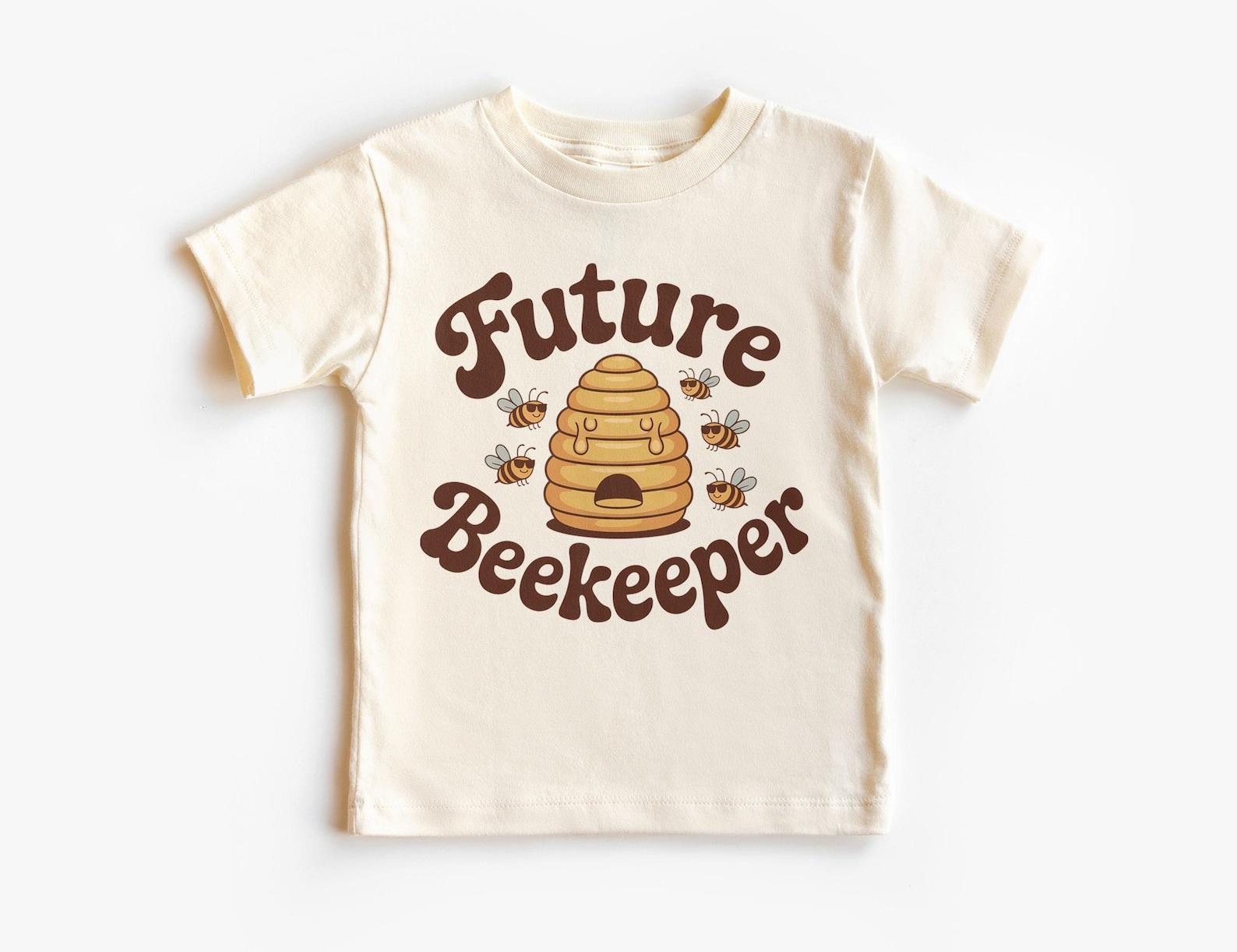 Future Beekeeper Kids Shirt - Cute Bee Hive Fresh Honey Unisex Tee - Nature Lover Outfit - Insect Explorer T-Shirt for Boys and Girls 110