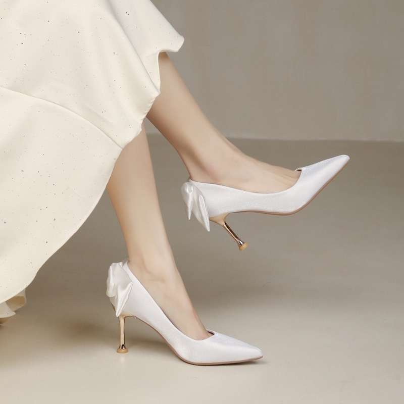 Thin heel red wedding shoes Xiuhe wedding dress two wear white high heels women's niche design sense bow pointed single shoes