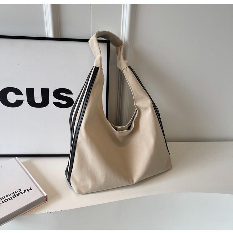 Large Capacity Urban Chic Canvas Tote Bag For Spring/summer 2024 Commuting Korean Style Black