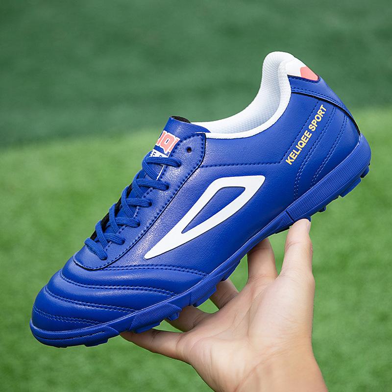 

New men s football shoes broken nails low-top sneakers casual sports shoes amateur training sneakers fashion broken nails sneakers 45 синій