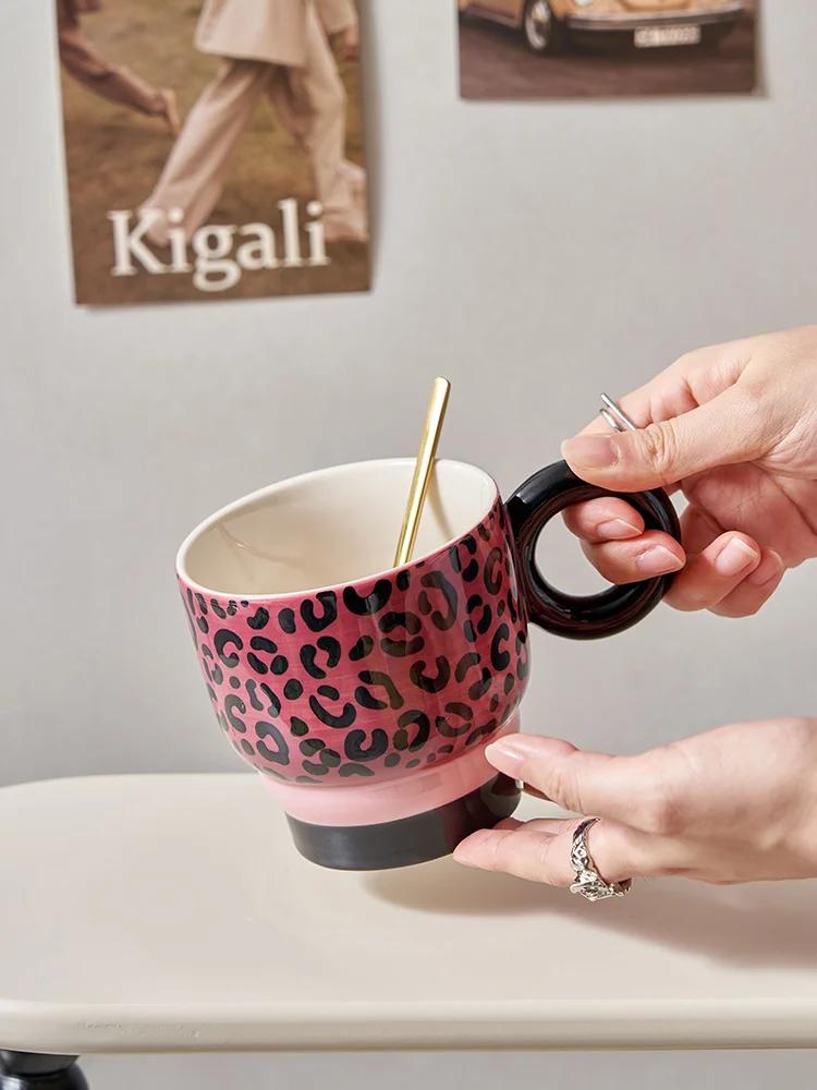 Niche Design Ceramic Mug Send a Gift Creative Girls Water Cup Hand-painted Leopard Print Office Coffee Cups Drinkware Kitchen