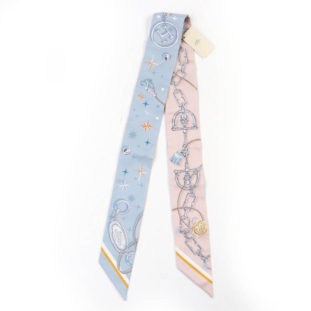 Neposkvrněný hedvábný šátek HERMES CEST LA FETE Seraphet Dámský Použitý