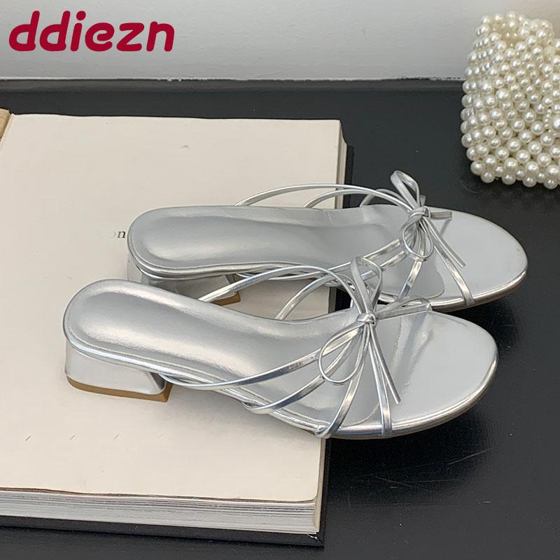 Mode Sommar Vår Kvinnliga Tofflor Damer Låg Klack Tofflor Skor Mode Fjärilsknut Kvinnor Klacktofflor Sandaler Skor